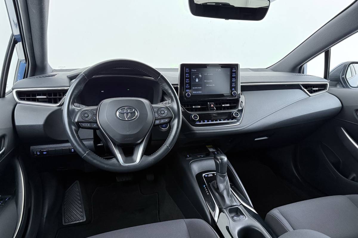 Toyota Corolla Touring Sports Toyota Corolla Touring Sports 1.8 Hybrid Business Plus | Org NL | Trekhaak | Camera | CarPlay | Stoelverwarming |