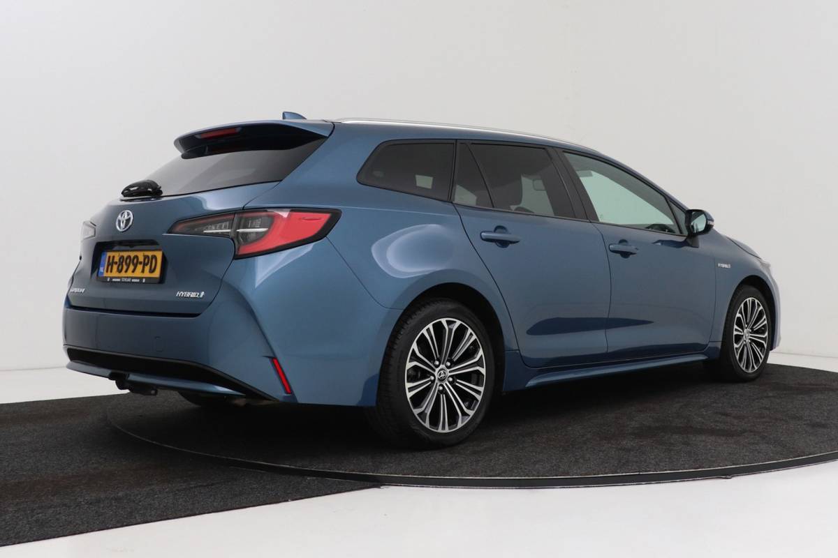 Toyota Corolla Touring Sports Toyota Corolla Touring Sports 1.8 Hybrid Business Plus | Org NL | Trekhaak | Camera | CarPlay | Stoelverwarming |