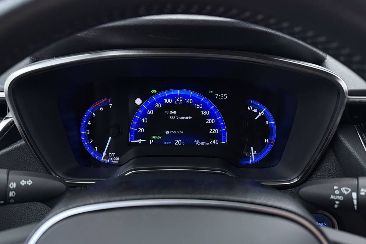Toyota Corolla Touring Sports Toyota Corolla Touring Sports 1.8 Hybrid Business Plus | Org NL | Trekhaak | Camera | CarPlay | Stoelverwarming |