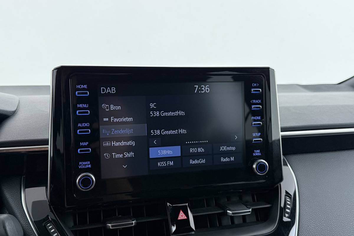 Toyota Corolla Touring Sports Toyota Corolla Touring Sports 1.8 Hybrid Business Plus | Org NL | Trekhaak | Camera | CarPlay | Stoelverwarming |