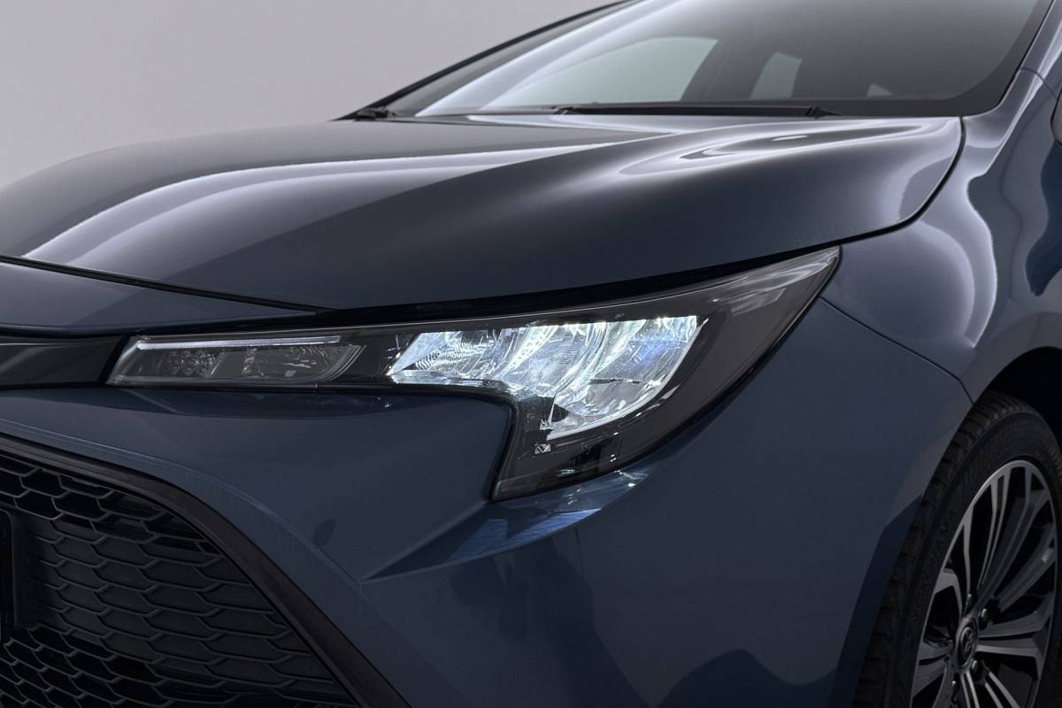 Toyota Corolla Touring Sports Toyota Corolla Touring Sports 1.8 Hybrid Business Plus | Org NL | Trekhaak | Camera | CarPlay | Stoelverwarming |