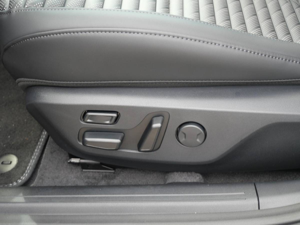 Kia EV4 Kia EV4 GT-PlusLine 81.4 kWh | Adaptief | Clima | Stoel/stuurverwarming | Schuifkantel dak |
