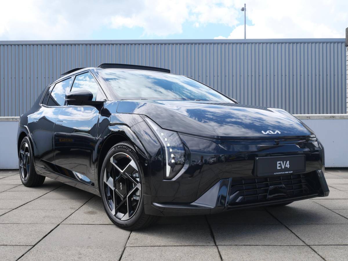 Kia EV4 Kia EV4 GT-PlusLine 81.4 kWh | Adaptief | Clima | Stoel/stuurverwarming | Schuifkantel dak |