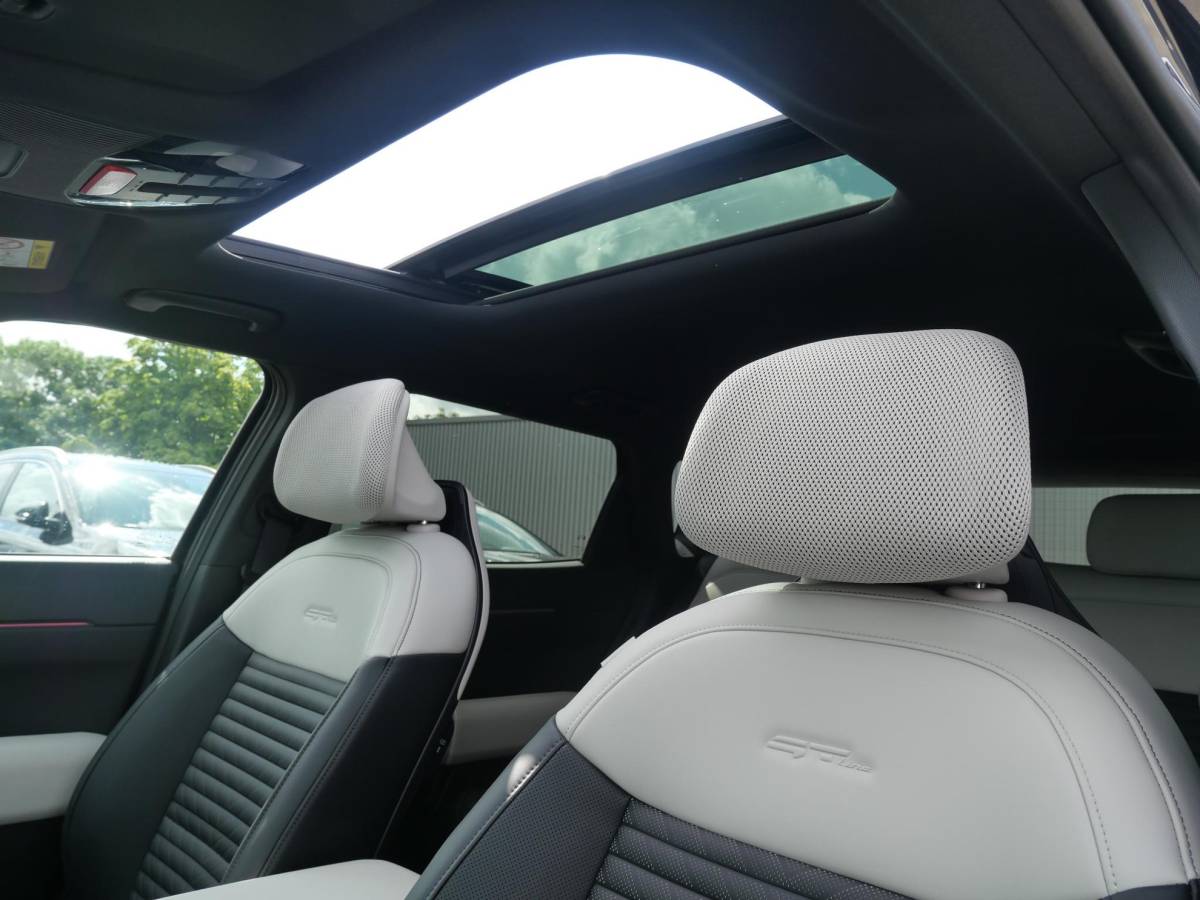 Kia EV4 Kia EV4 GT-PlusLine 81.4 kWh | Adaptief | Clima | Stoel/stuurverwarming | Schuifkantel dak |