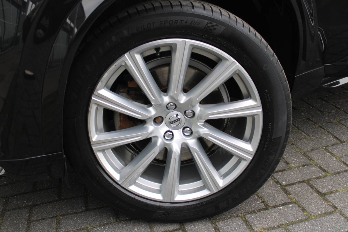 Volvo XC90 Volvo XC90 T5 AWD Inscription 7P. | Trekhaak | Head up | Schuif/kantel dak | Camera achter | Memory seats | Stoel & stuurverwarming | Stoelverkoeling |