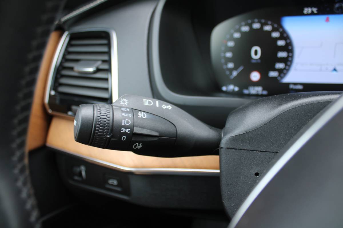 Volvo XC90 Volvo XC90 T5 AWD Inscription 7P. | Trekhaak | Head up | Schuif/kantel dak | Camera achter | Memory seats | Stoel & stuurverwarming | Stoelverkoeling |