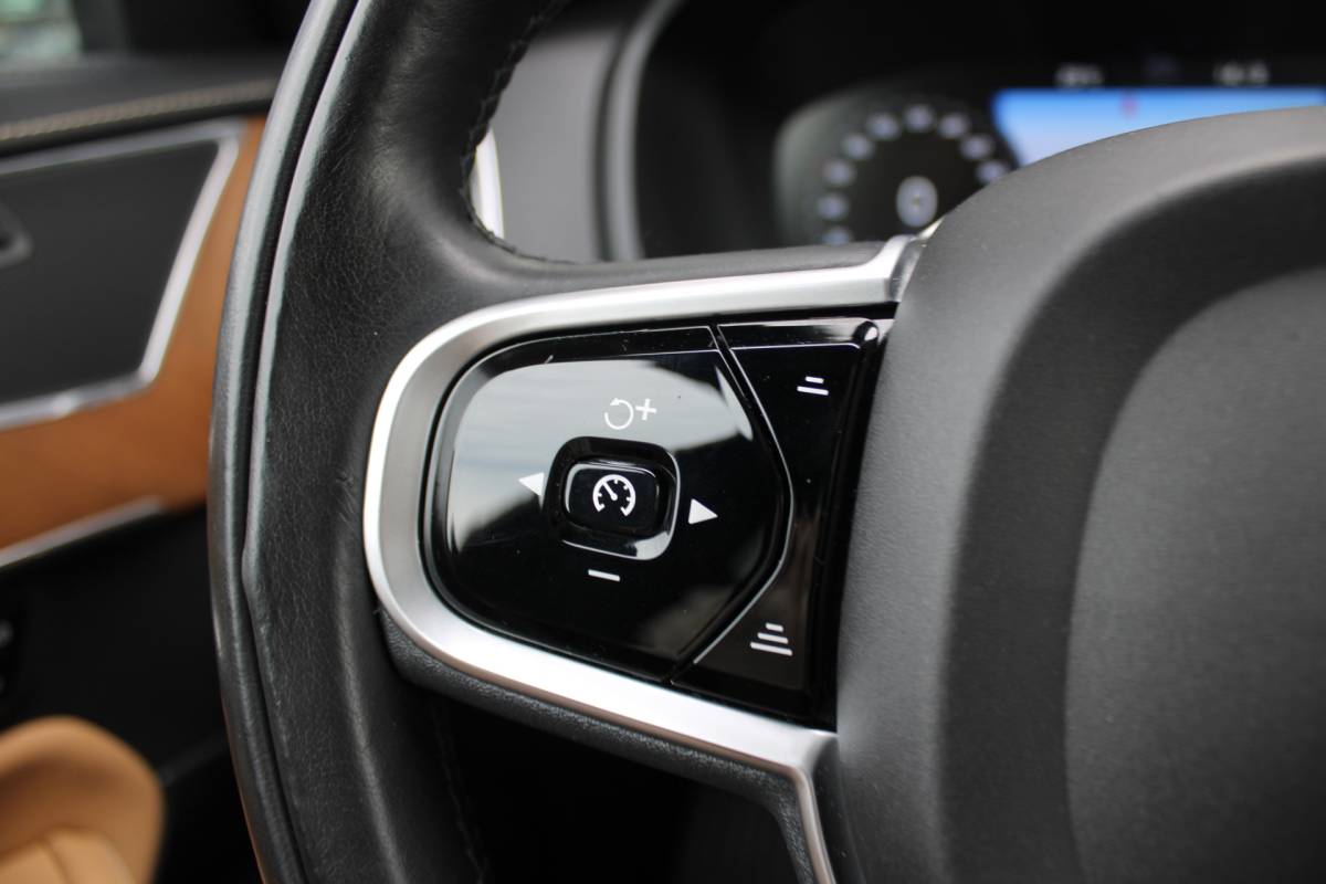 Volvo XC90 Volvo XC90 T5 AWD Inscription 7P. | Trekhaak | Head up | Schuif/kantel dak | Camera achter | Memory seats | Stoel & stuurverwarming | Stoelverkoeling |