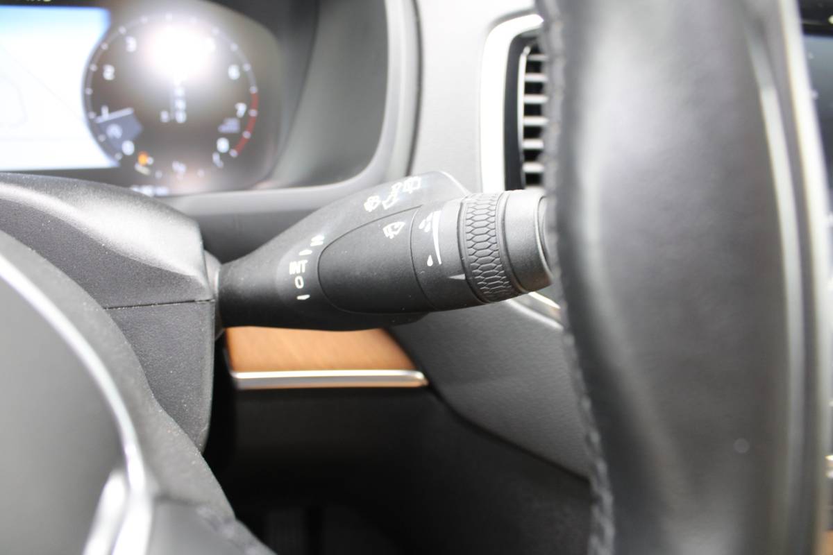 Volvo XC90 Volvo XC90 T5 AWD Inscription 7P. | Trekhaak | Head up | Schuif/kantel dak | Camera achter | Memory seats | Stoel & stuurverwarming | Stoelverkoeling |