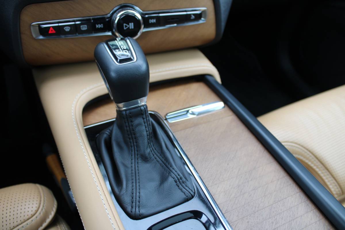 Volvo XC90 Volvo XC90 T5 AWD Inscription 7P. | Trekhaak | Head up | Schuif/kantel dak | Camera achter | Memory seats | Stoel & stuurverwarming | Stoelverkoeling |