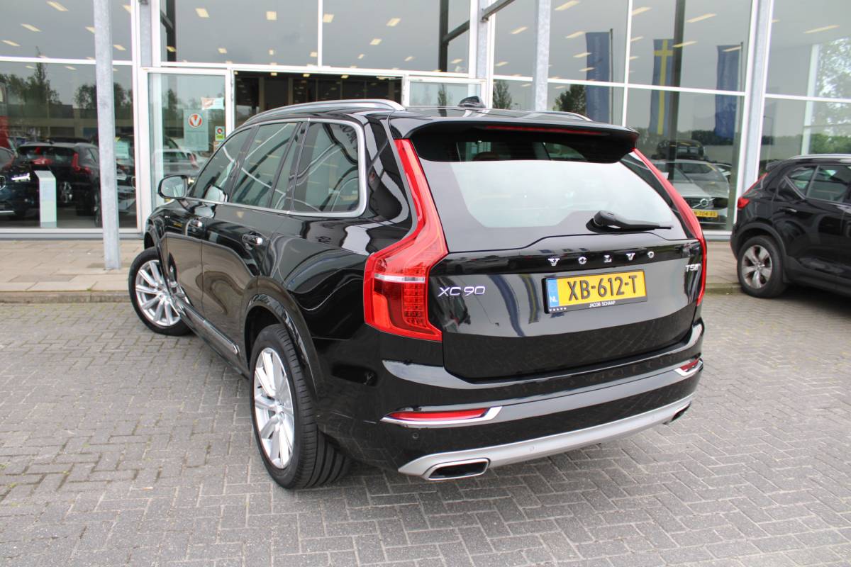 Volvo XC90 Volvo XC90 T5 AWD Inscription 7P. | Trekhaak | Head up | Schuif/kantel dak | Camera achter | Memory seats | Stoel & stuurverwarming | Stoelverkoeling |