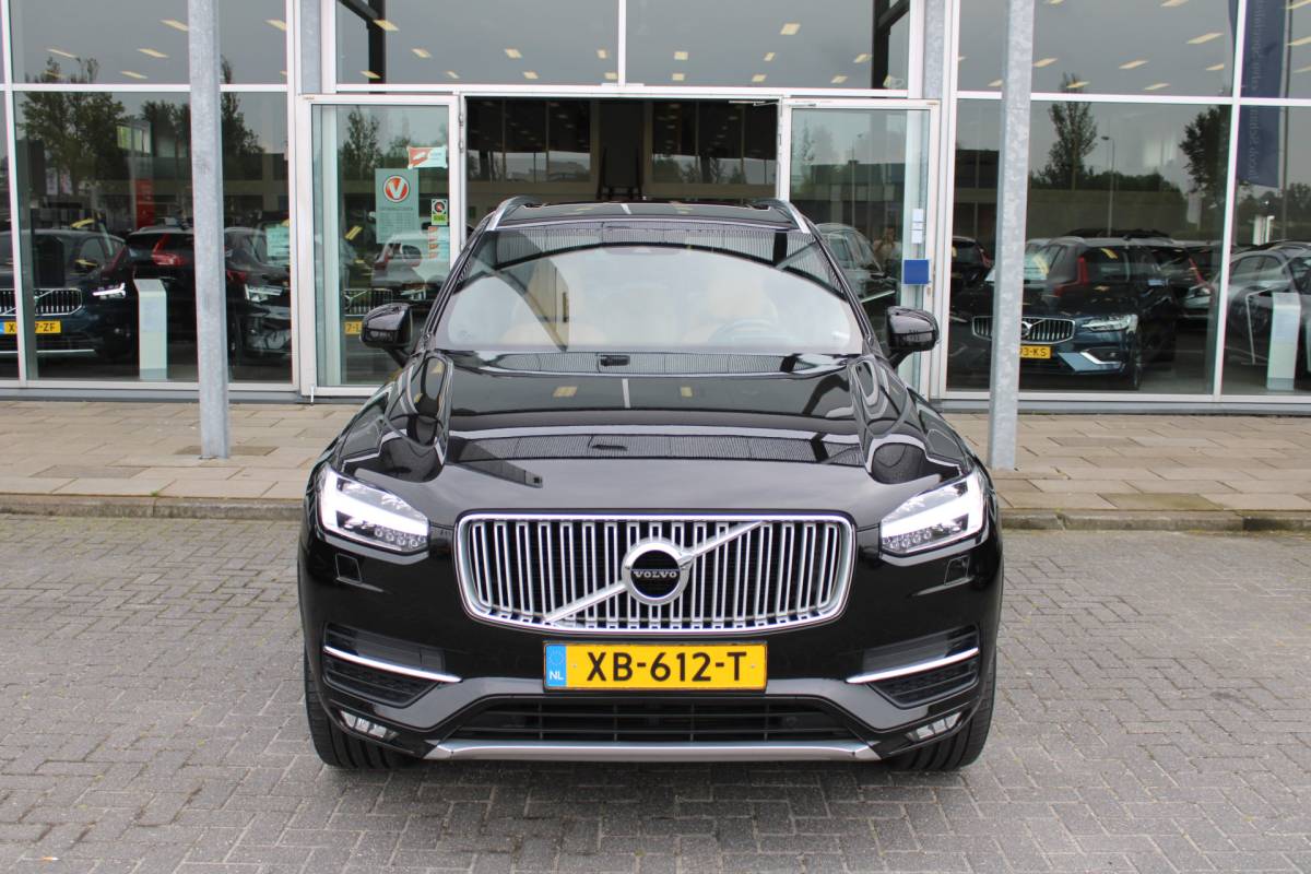 Volvo XC90 Volvo XC90 T5 AWD Inscription 7P. | Trekhaak | Head up | Schuif/kantel dak | Camera achter | Memory seats | Stoel & stuurverwarming | Stoelverkoeling |