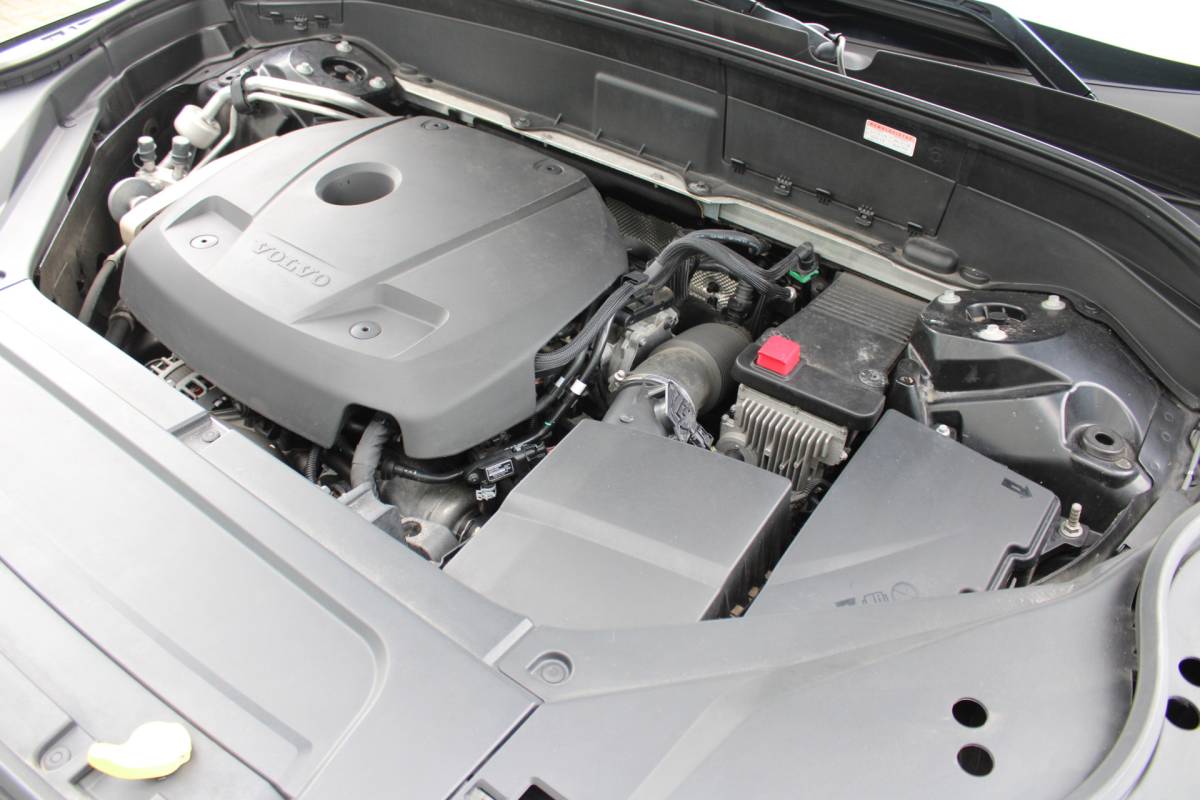 Volvo XC90 Volvo XC90 T5 AWD Inscription 7P. | Trekhaak | Head up | Schuif/kantel dak | Camera achter | Memory seats | Stoel & stuurverwarming | Stoelverkoeling |