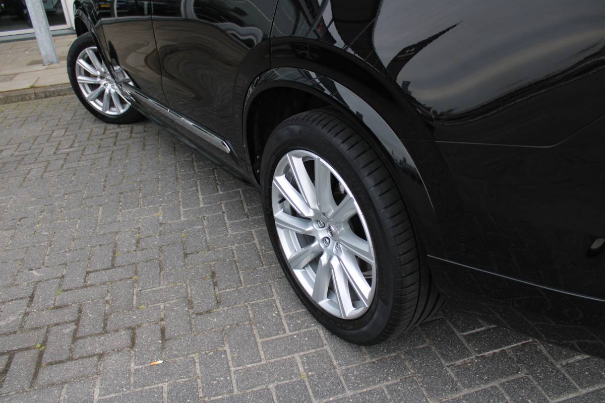 Volvo XC90 Volvo XC90 T5 AWD Inscription 7P. | Trekhaak | Head up | Schuif/kantel dak | Camera achter | Memory seats | Stoel & stuurverwarming | Stoelverkoeling |