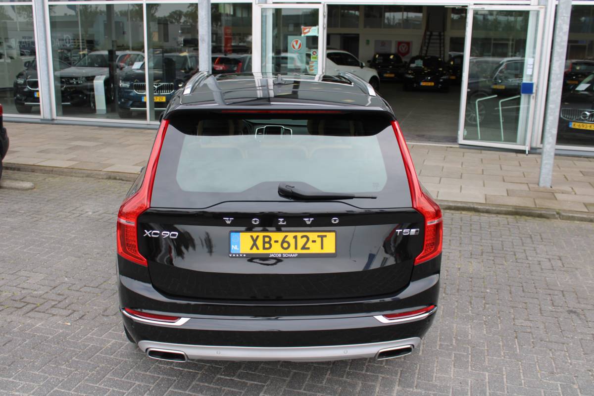 Volvo XC90 Volvo XC90 T5 AWD Inscription 7P. | Trekhaak | Head up | Schuif/kantel dak | Camera achter | Memory seats | Stoel & stuurverwarming | Stoelverkoeling |
