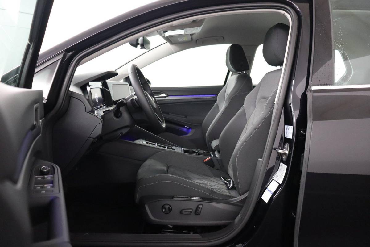 Volkswagen Golf Volkswagen Golf 1.4 eHybrid Style |ACC|Memory|Camera|Carplay|Stoelverwarming