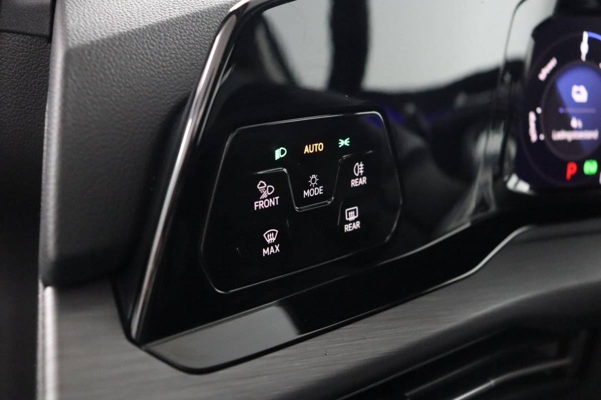 Volkswagen Golf Volkswagen Golf 1.4 eHybrid Style |ACC|Memory|Camera|Carplay|Stoelverwarming