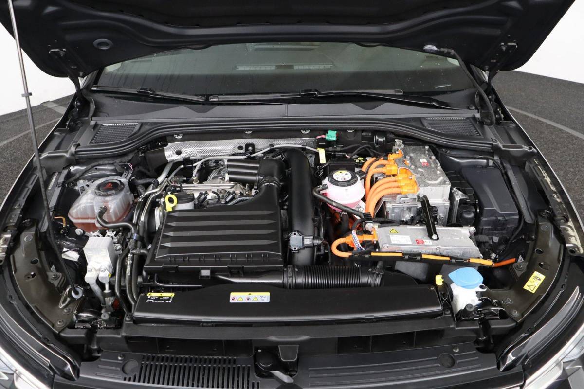 Volkswagen Golf Volkswagen Golf 1.4 eHybrid Style |ACC|Memory|Camera|Carplay|Stoelverwarming