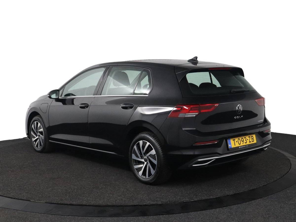 Volkswagen Golf Volkswagen Golf 1.4 eHybrid Style |ACC|Memory|Camera|Carplay|Stoelverwarming