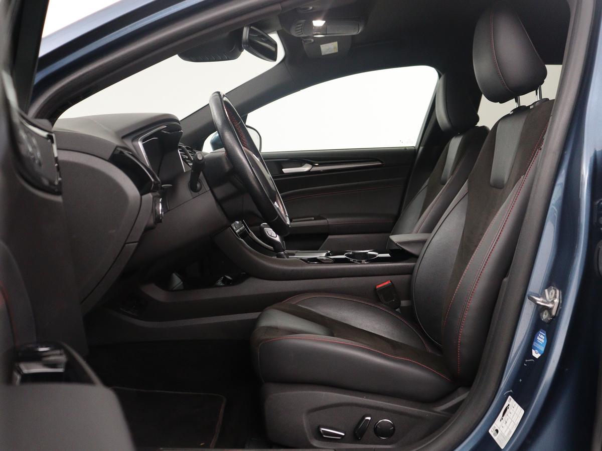 Ford Mondeo Ford Mondeo Wagon 2.0 IVCT HEV St-Line | Leder/alcantara | Memory | Cruise control | Dodehoek detectie | Stuur/stoel verwarming | Achterbank verwarming | Carplay | Camera | Park assist | Elektrische achterklep