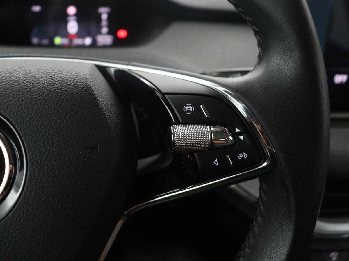 Škoda Enyaq iV Skoda Enyaq iV 60 | SOH 91,0% | Half leder | Cruise control |  Carplay | Navigatie | Sfeerverlichting | Climate control | Camera | Park assist | EV