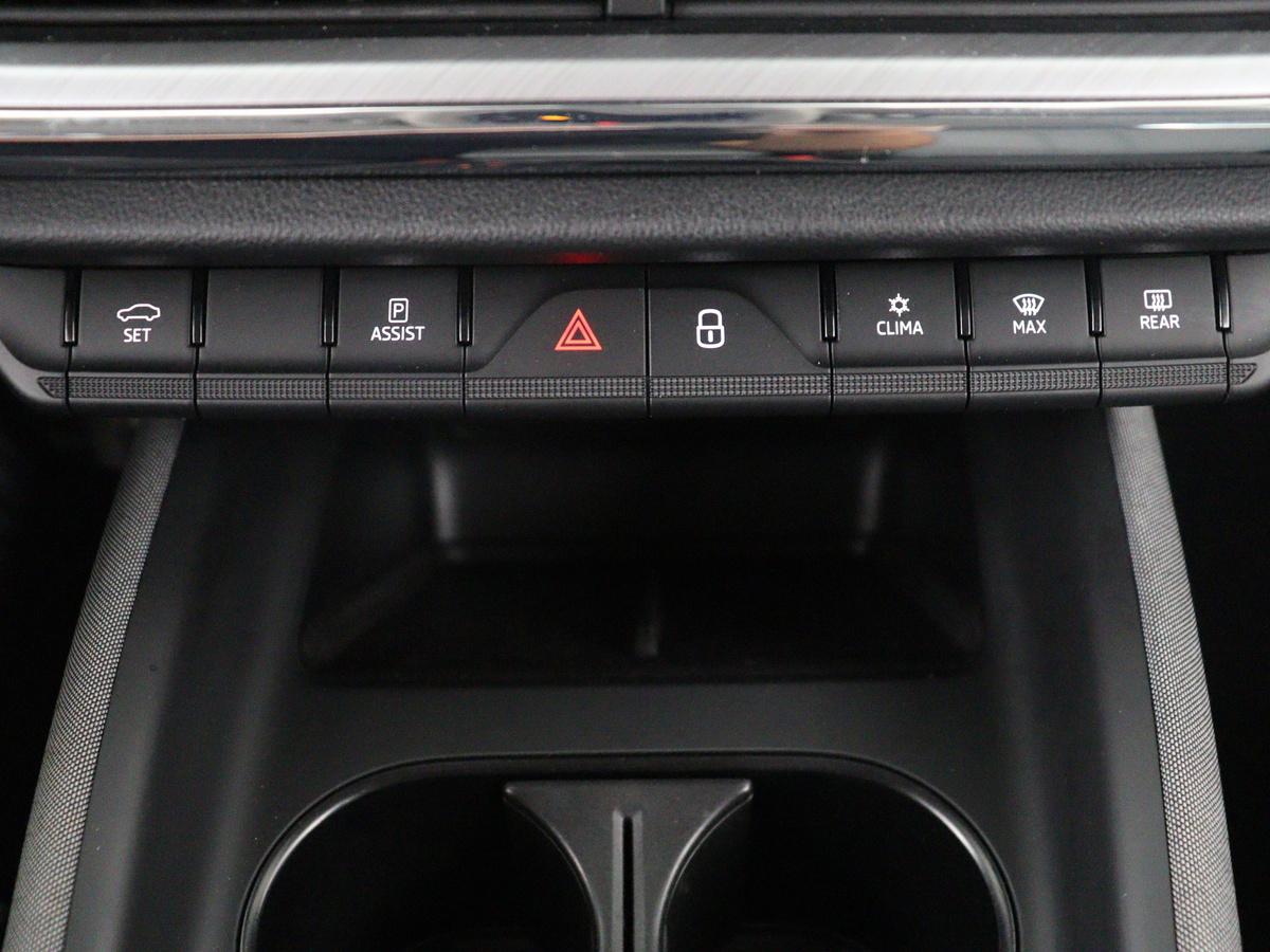 Škoda Enyaq iV Skoda Enyaq iV 60 | SOH 91,0% | Half leder | Cruise control |  Carplay | Navigatie | Sfeerverlichting | Climate control | Camera | Park assist | EV