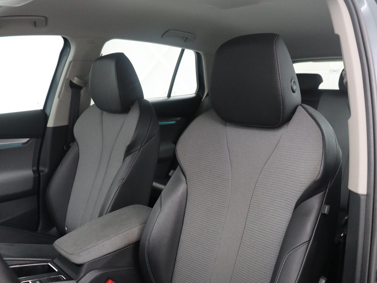 Škoda Enyaq iV Skoda Enyaq iV 60 | SOH 91,0% | Half leder | Cruise control |  Carplay | Navigatie | Sfeerverlichting | Climate control | Camera | Park assist | EV