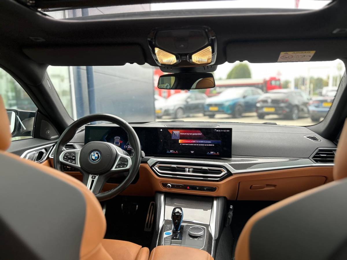 BMW i4 BMW i4 M50 High Executive 84 kWh |NAP|BTW|Pano|Laser|Harman&Kardon|Trekhaak|Dravit