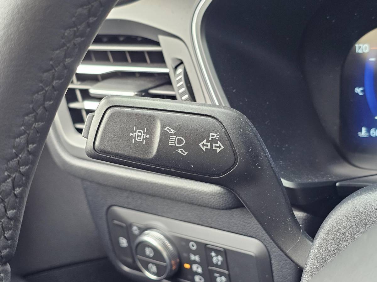 Ford Kuga Ford Kuga 2.5 PHEV Titanium | Adaptive cruise control | Camera | Dodehoeksensoren | Head up display | Koplampen adaptief