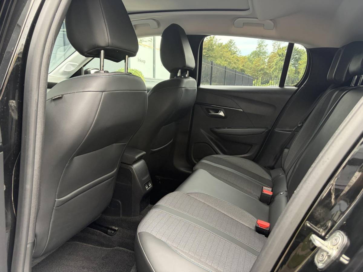 Peugeot 208 Peugeot 208 1.2 PureTech Allure ✓2e Eigenaar✓102pk✓360 ° Camera✓Carplay✓Pano✓Clima✓Cruise✓Lm velgen✓Halfleder✓Pdc V+A✓Recent beurt gehad✓Dealer Onderhouden✓6 Bak✓N.A.P✓Apk tot 07-2028