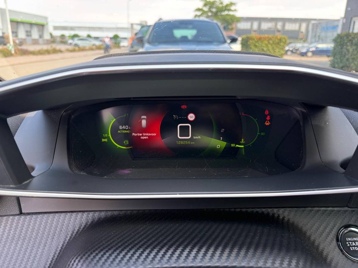 Peugeot 208 Peugeot 208 1.2 PureTech Allure ✓2e Eigenaar✓102pk✓360 ° Camera✓Carplay✓Pano✓Clima✓Cruise✓Lm velgen✓Halfleder✓Pdc V+A✓Recent beurt gehad✓Dealer Onderhouden✓6 Bak✓N.A.P✓Apk tot 07-2028