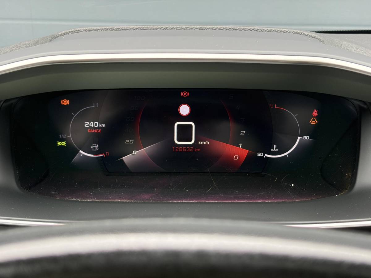 Peugeot 208 Peugeot 208 1.2 PureTech Allure ✓2e Eigenaar✓102pk✓360 ° Camera✓Carplay✓Pano✓Clima✓Cruise✓Lm velgen✓Halfleder✓Pdc V+A✓Recent beurt gehad✓Dealer Onderhouden✓6 Bak✓N.A.P✓Apk tot 07-2028