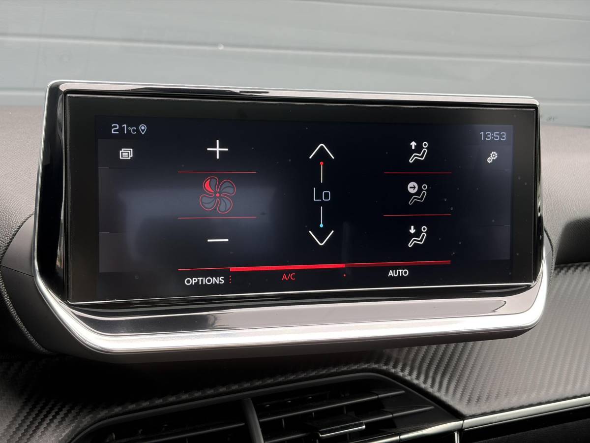 Peugeot 208 Peugeot 208 1.2 PureTech Allure ✓2e Eigenaar✓102pk✓360 ° Camera✓Carplay✓Pano✓Clima✓Cruise✓Lm velgen✓Halfleder✓Pdc V+A✓Recent beurt gehad✓Dealer Onderhouden✓6 Bak✓N.A.P✓Apk tot 07-2028