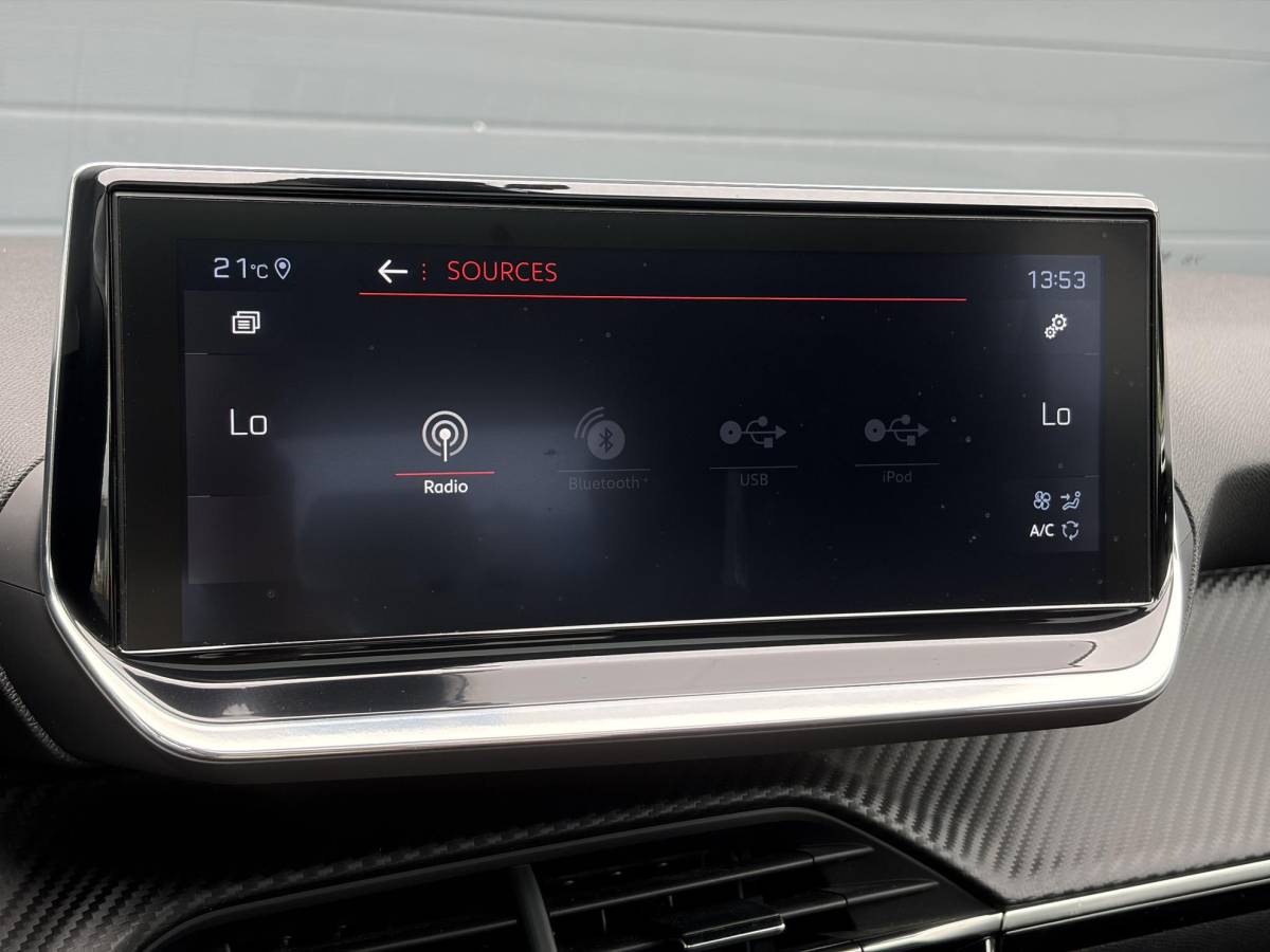 Peugeot 208 Peugeot 208 1.2 PureTech Allure ✓2e Eigenaar✓102pk✓360 ° Camera✓Carplay✓Pano✓Clima✓Cruise✓Lm velgen✓Halfleder✓Pdc V+A✓Recent beurt gehad✓Dealer Onderhouden✓6 Bak✓N.A.P✓Apk tot 07-2028