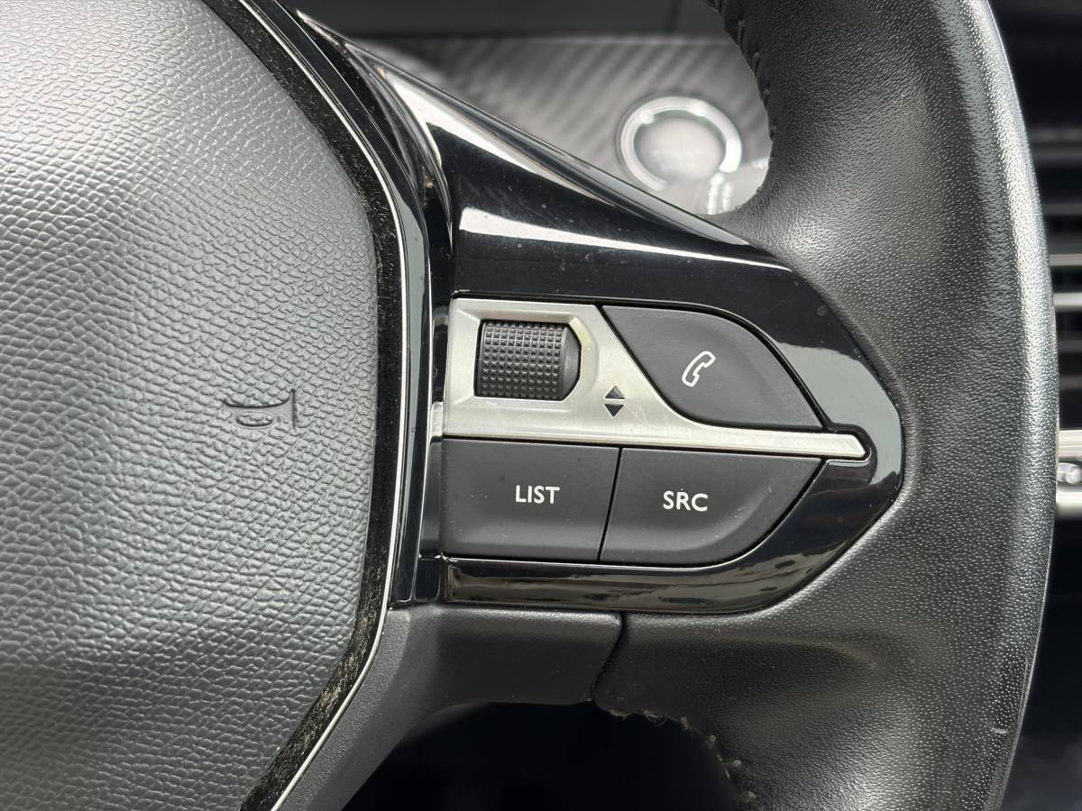Peugeot 208 Peugeot 208 1.2 PureTech Allure ✓2e Eigenaar✓102pk✓360 ° Camera✓Carplay✓Pano✓Clima✓Cruise✓Lm velgen✓Halfleder✓Pdc V+A✓Recent beurt gehad✓Dealer Onderhouden✓6 Bak✓N.A.P✓Apk tot 07-2028