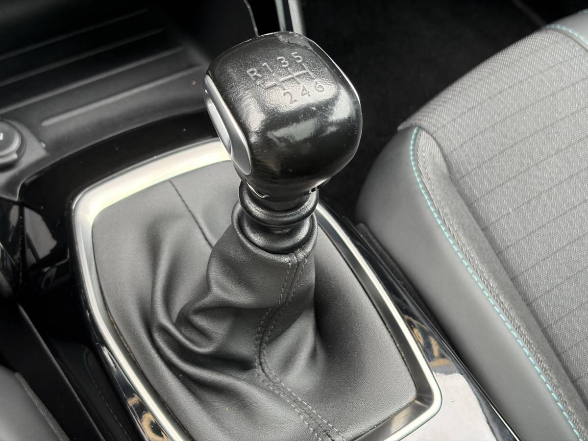 Peugeot 208 Peugeot 208 1.2 PureTech Allure ✓2e Eigenaar✓102pk✓360 ° Camera✓Carplay✓Pano✓Clima✓Cruise✓Lm velgen✓Halfleder✓Pdc V+A✓Recent beurt gehad✓Dealer Onderhouden✓6 Bak✓N.A.P✓Apk tot 07-2028