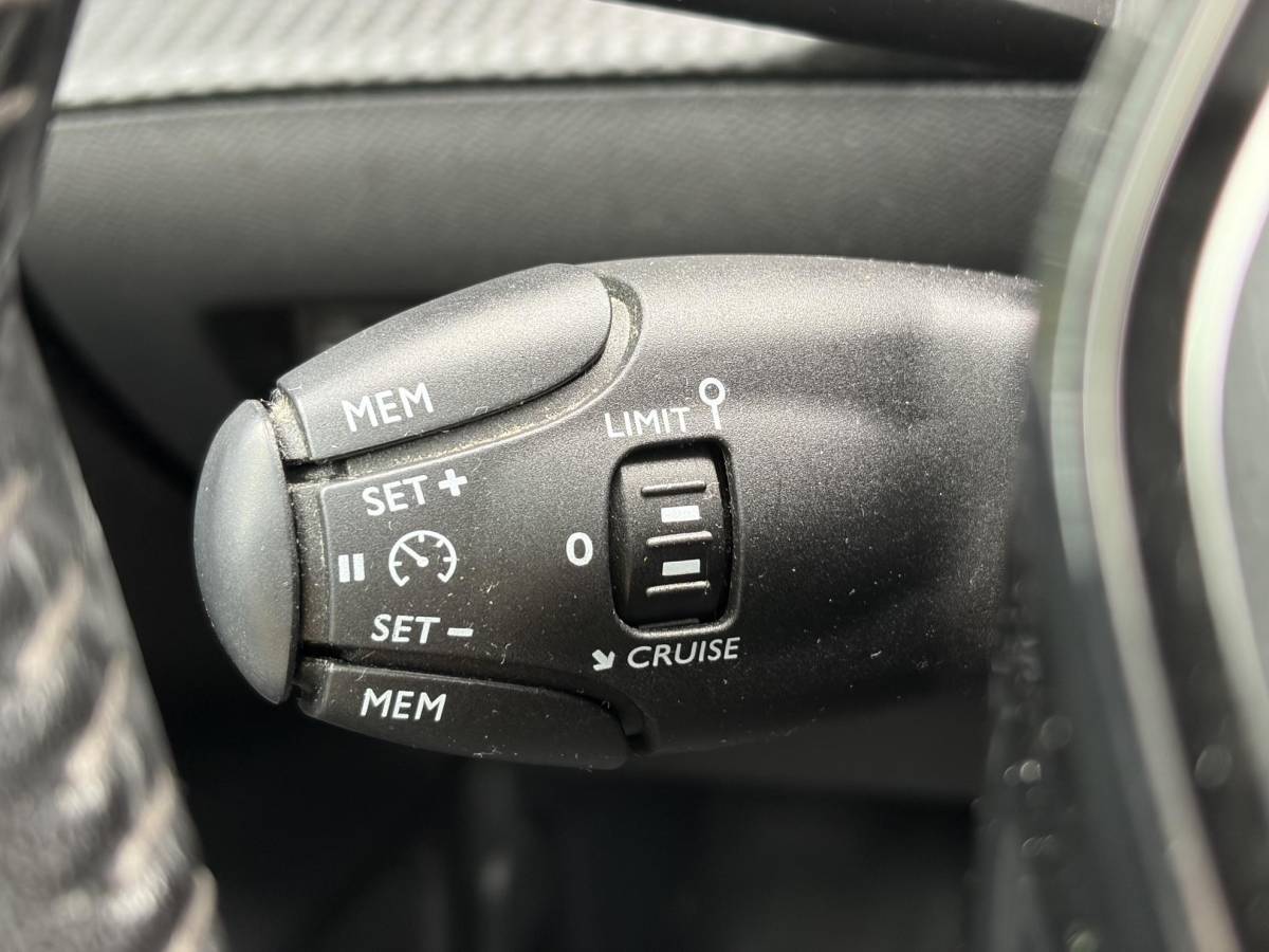 Peugeot 208 Peugeot 208 1.2 PureTech Allure ✓2e Eigenaar✓102pk✓360 ° Camera✓Carplay✓Pano✓Clima✓Cruise✓Lm velgen✓Halfleder✓Pdc V+A✓Recent beurt gehad✓Dealer Onderhouden✓6 Bak✓N.A.P✓Apk tot 07-2028