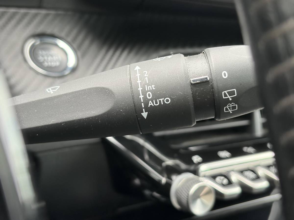 Peugeot 208 Peugeot 208 1.2 PureTech Allure ✓2e Eigenaar✓102pk✓360 ° Camera✓Carplay✓Pano✓Clima✓Cruise✓Lm velgen✓Halfleder✓Pdc V+A✓Recent beurt gehad✓Dealer Onderhouden✓6 Bak✓N.A.P✓Apk tot 07-2028