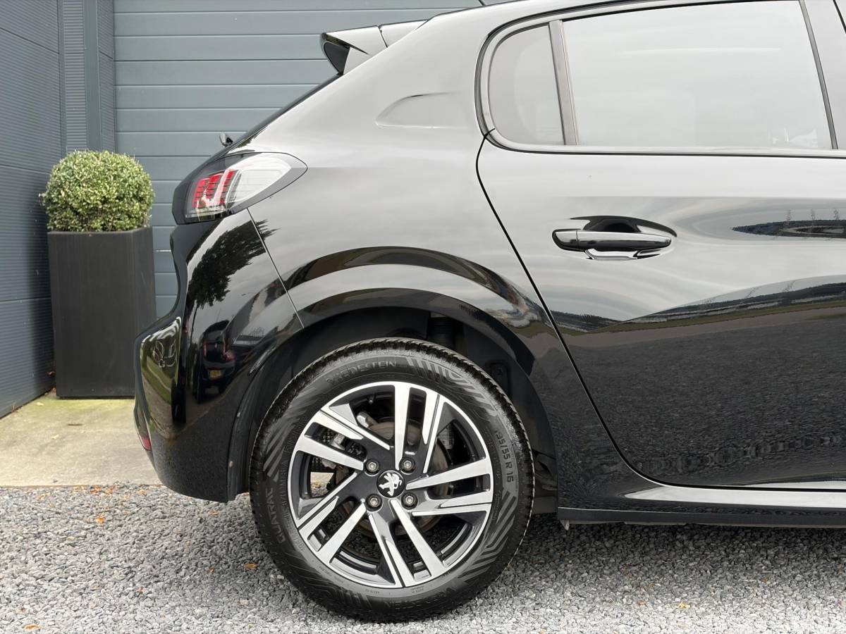 Peugeot 208 Peugeot 208 1.2 PureTech Allure ✓2e Eigenaar✓102pk✓360 ° Camera✓Carplay✓Pano✓Clima✓Cruise✓Lm velgen✓Halfleder✓Pdc V+A✓Recent beurt gehad✓Dealer Onderhouden✓6 Bak✓N.A.P✓Apk tot 07-2028