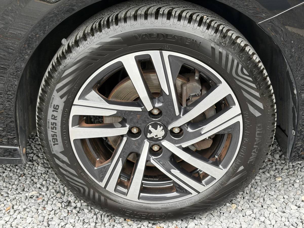 Peugeot 208 Peugeot 208 1.2 PureTech Allure ✓2e Eigenaar✓102pk✓360 ° Camera✓Carplay✓Pano✓Clima✓Cruise✓Lm velgen✓Halfleder✓Pdc V+A✓Recent beurt gehad✓Dealer Onderhouden✓6 Bak✓N.A.P✓Apk tot 07-2028