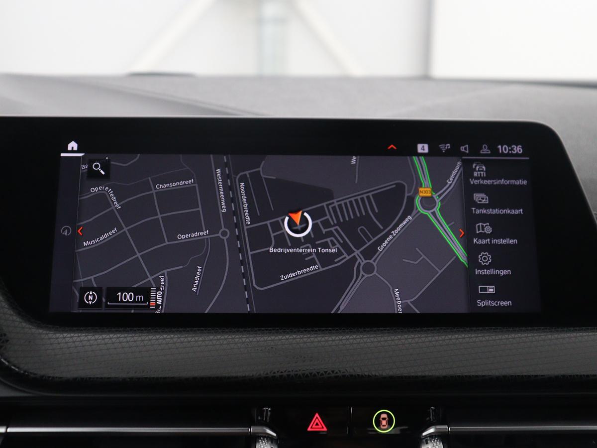 BMW 1 Serie BMW 1-serie 118i Business Edition | Half leder | Cruise control | Stoelverwarming | Navigatie | Carplay | Park assist | Climate control | Virtual dashboard | 17″ velgen