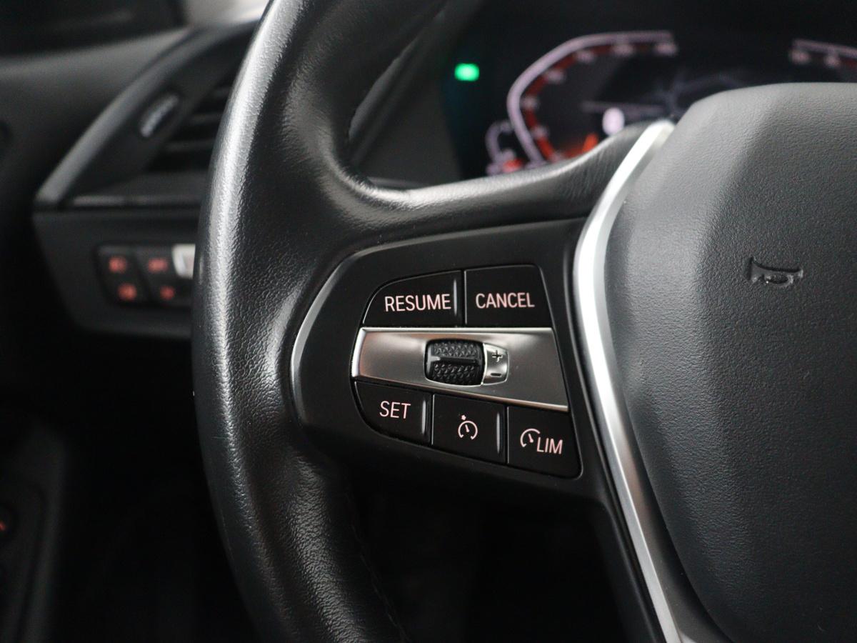 BMW 1 Serie BMW 1-serie 118i Business Edition | Half leder | Cruise control | Stoelverwarming | Navigatie | Carplay | Park assist | Climate control | Virtual dashboard | 17″ velgen