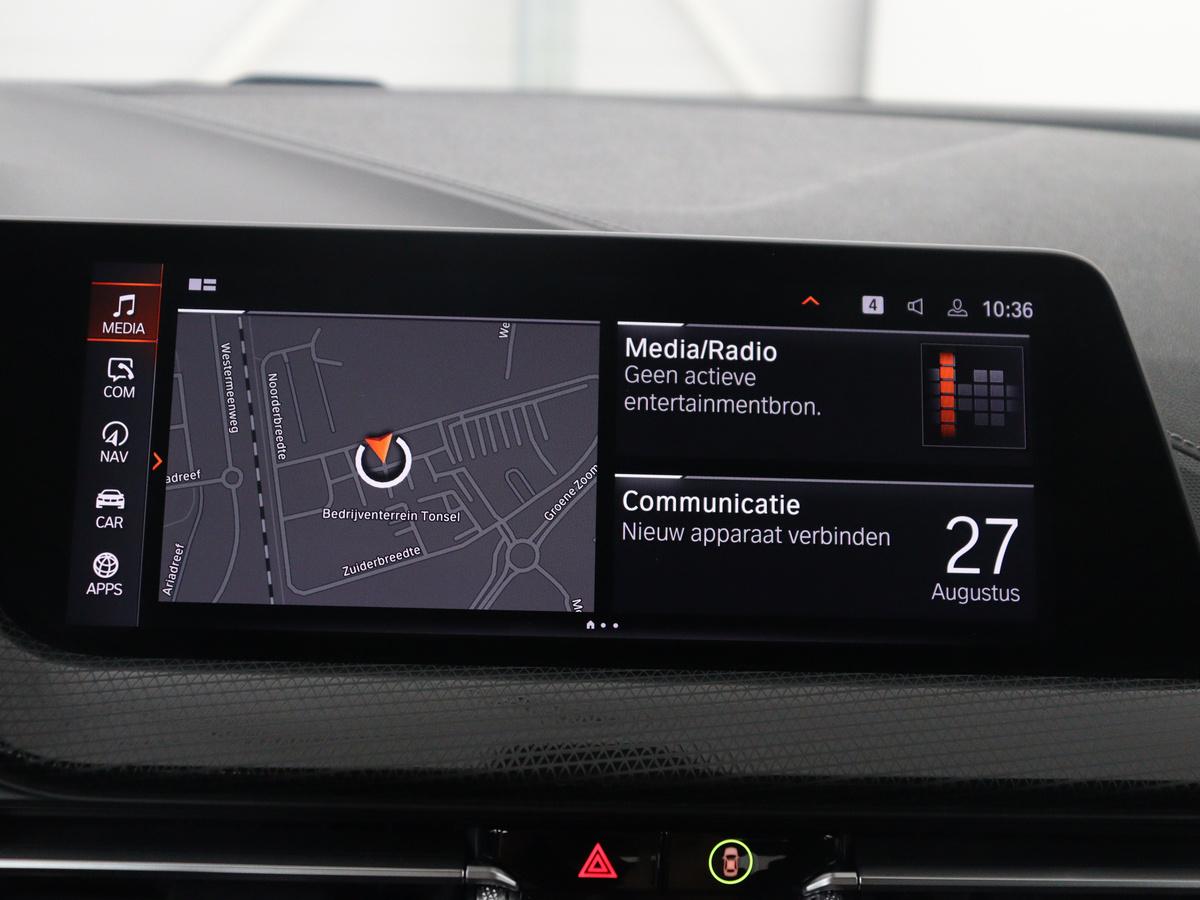 BMW 1 Serie BMW 1-serie 118i Business Edition | Half leder | Cruise control | Stoelverwarming | Navigatie | Carplay | Park assist | Climate control | Virtual dashboard | 17″ velgen