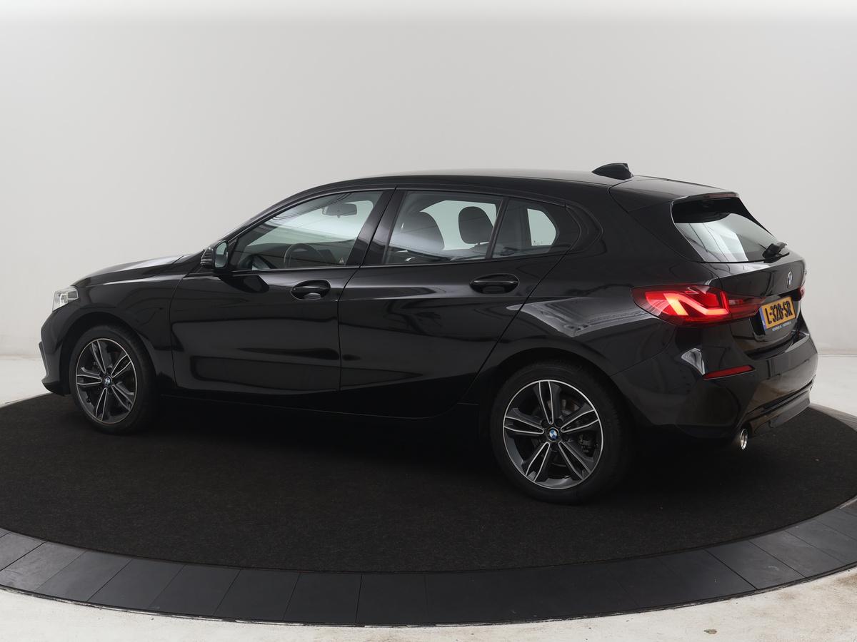 BMW 1 Serie BMW 1-serie 118i Business Edition | Half leder | Cruise control | Stoelverwarming | Navigatie | Carplay | Park assist | Climate control | Virtual dashboard | 17″ velgen