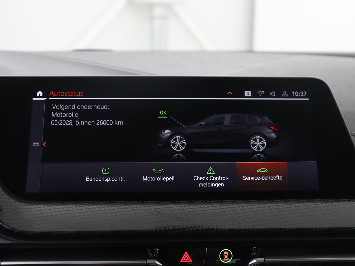 BMW 1 Serie BMW 1-serie 118i Business Edition | Half leder | Cruise control | Stoelverwarming | Navigatie | Carplay | Park assist | Climate control | Virtual dashboard | 17″ velgen