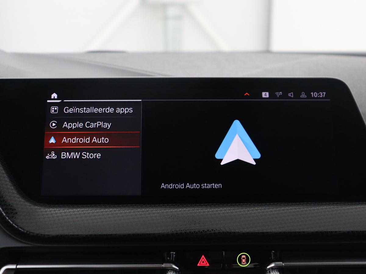 BMW 1 Serie BMW 1-serie 118i Business Edition | Half leder | Cruise control | Stoelverwarming | Navigatie | Carplay | Park assist | Climate control | Virtual dashboard | 17″ velgen