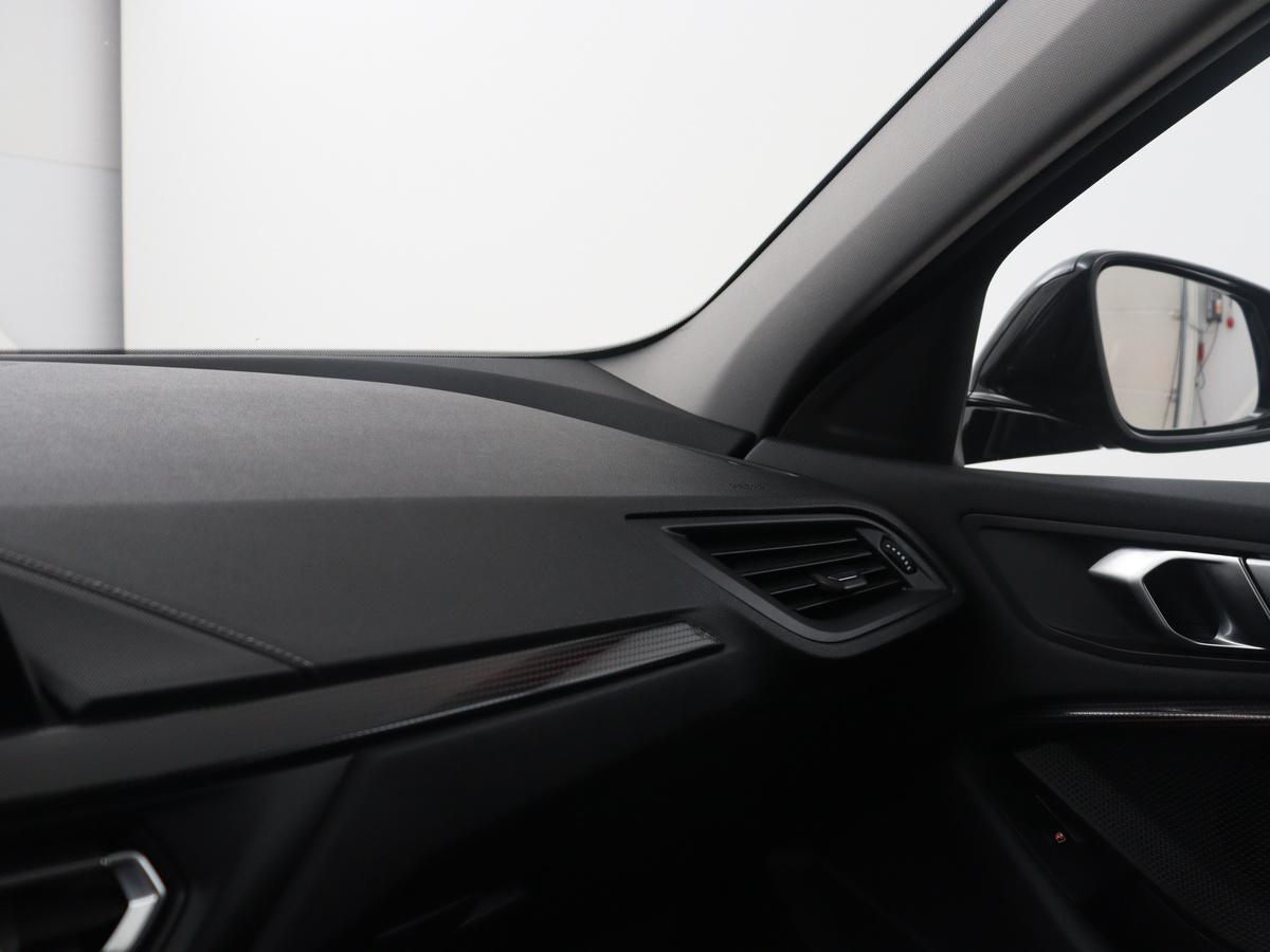 BMW 1 Serie BMW 1-serie 118i Business Edition | Half leder | Cruise control | Stoelverwarming | Navigatie | Carplay | Park assist | Climate control | Virtual dashboard | 17″ velgen