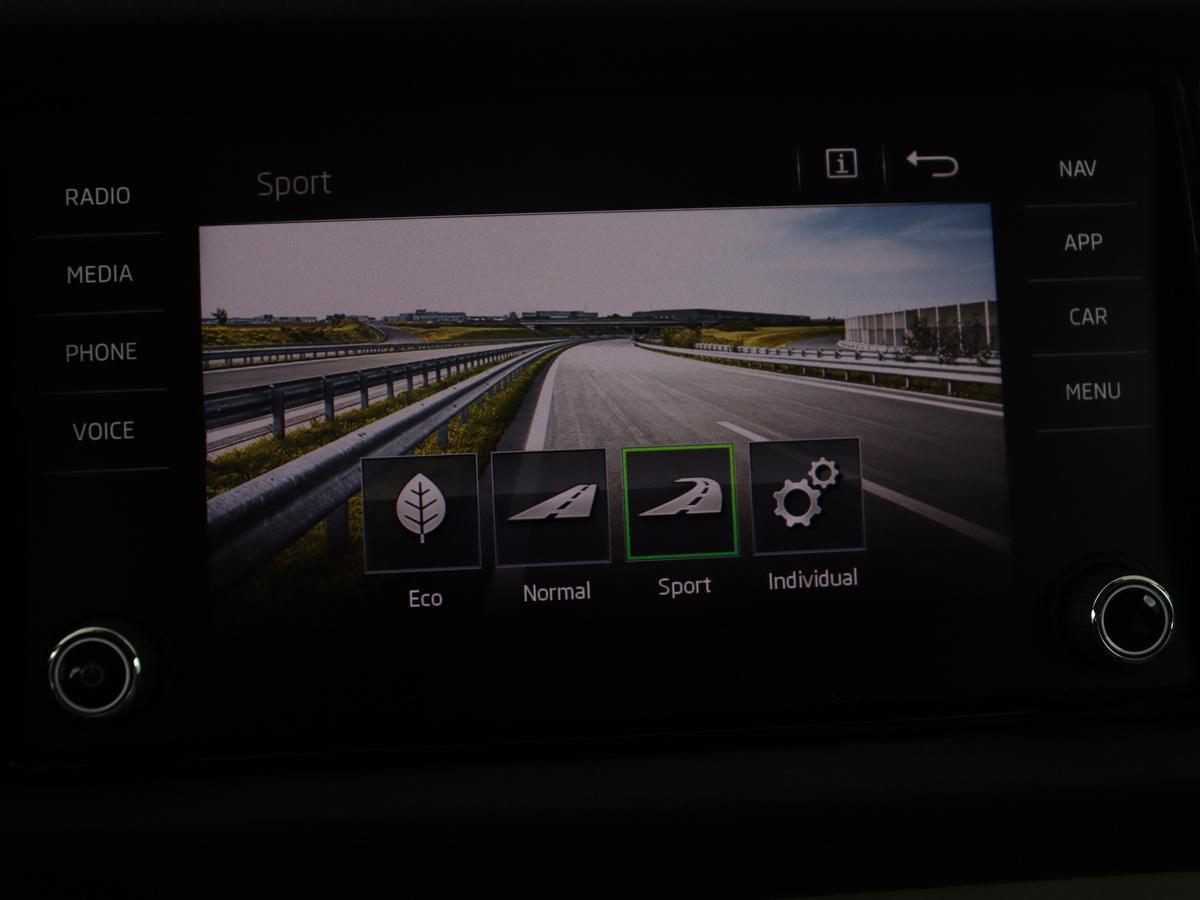 Škoda Kodiaq Skoda Kodiaq 1.4 TSI ACT Style Business | Memory | Cruise control | Dodehoek detectie | Stoelverwarming | Navigatie | Carplay | Camera | Park assist | Climate control