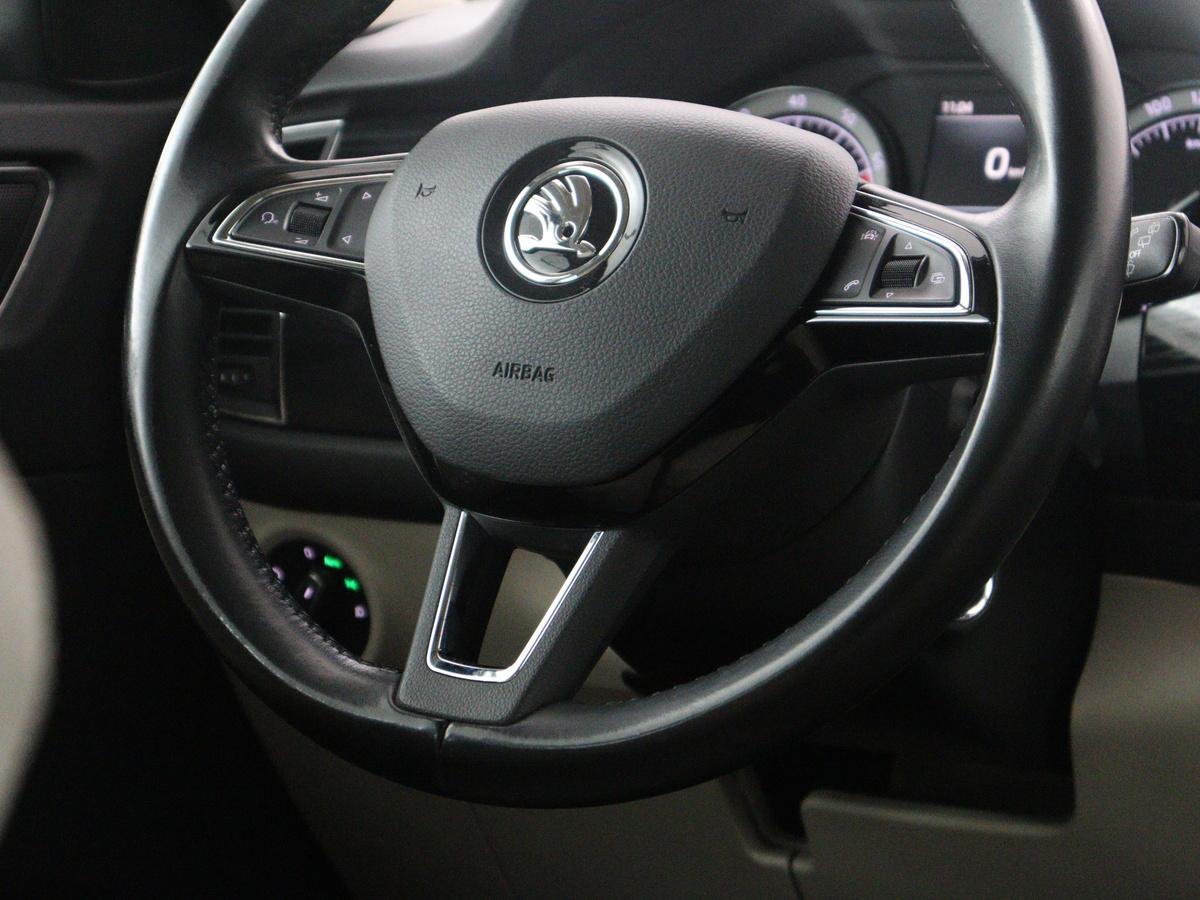 Škoda Kodiaq Skoda Kodiaq 1.4 TSI ACT Style Business | Memory | Cruise control | Dodehoek detectie | Stoelverwarming | Navigatie | Carplay | Camera | Park assist | Climate control