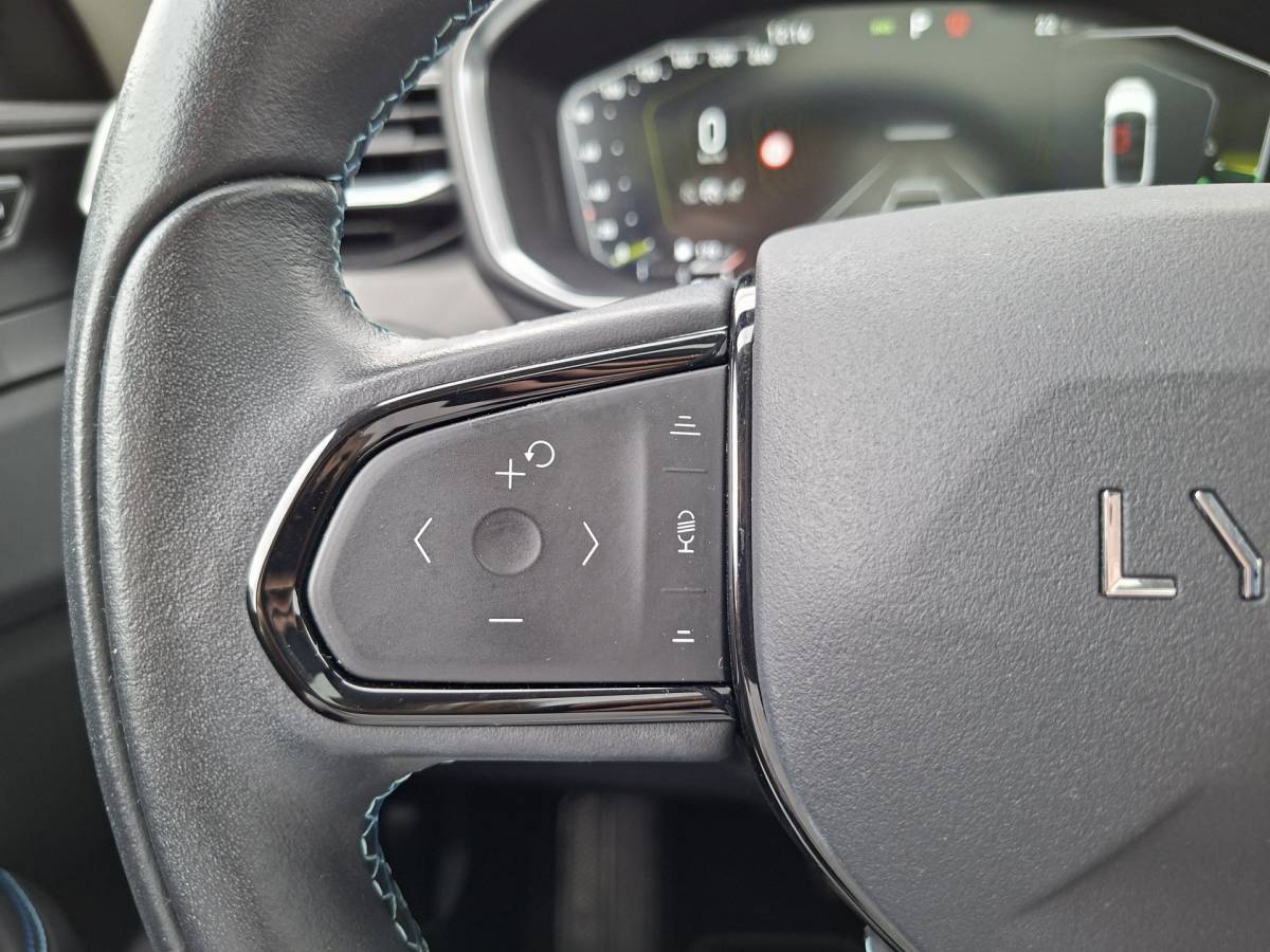 Lynk & Co 01 Lynk & Co 01 15x Op voorraad1.5 PHEV 262PK Adapt.Cruise 360° Cam Carplay Plug-in Stoelverw Vol opties!