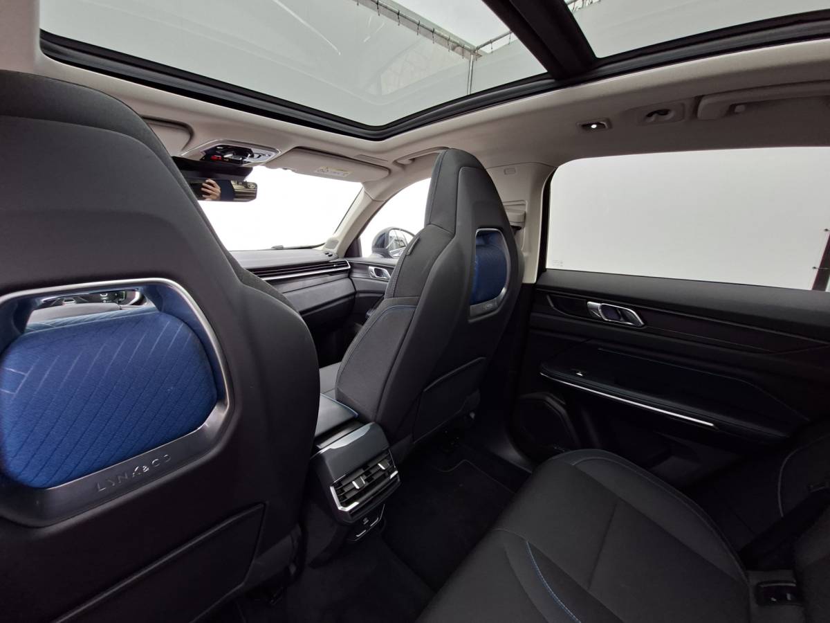 Lynk & Co 01 Lynk & Co 01 15x Op voorraad1.5 PHEV 262PK Adapt.Cruise 360° Cam Carplay Plug-in Stoelverw Vol opties!